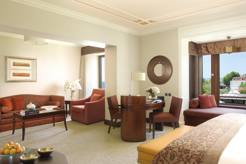 Four Seasons Hotel Istanbul at the Bosphorus Полулюкс, 1 двуспальная кровать «Кинг-сайз»