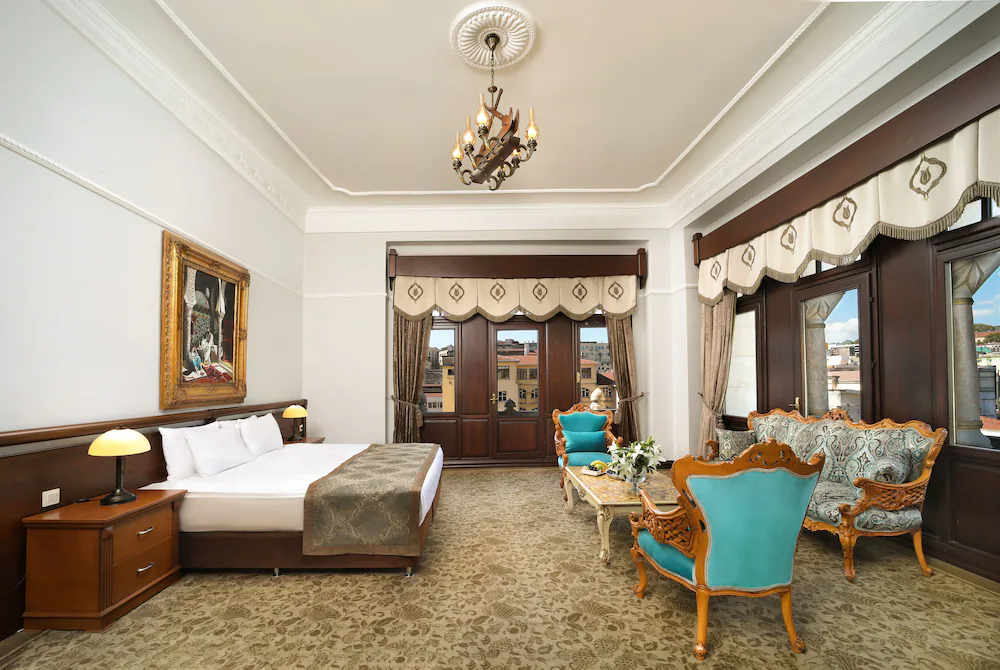 Legacy Ottoman Hotel Полулюкс с кроватью размера «super king-size», джакузи и видом на город