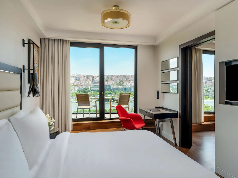 Mövenpick Hotel Istanbul Golden Horn Номер «Премиум», 1 двуспальная кровать «Кинг-сайз», вид на море