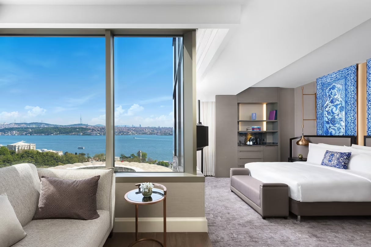 The Ritz-Carlton, Istanbul Номер «Премиум», 1 двуспальная кровать «Кинг-сайз», вид на море