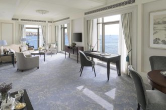 Shangri-La Bosphorus, Istanbul Deluxe King Suite